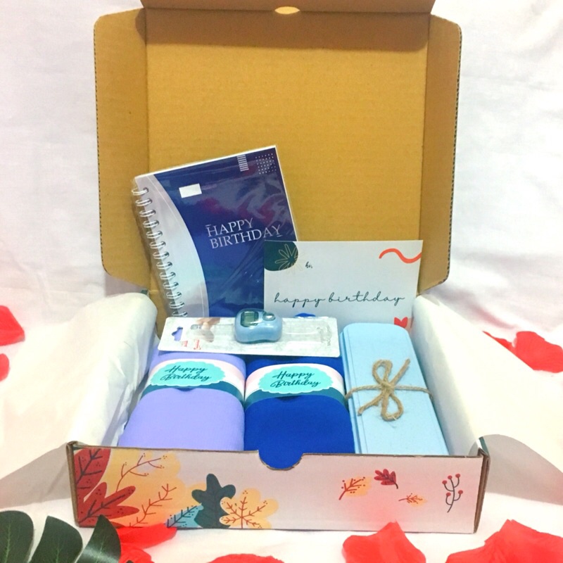 

Hampers hijab (2) / hampers ulang tahun / gift / birthday gift
