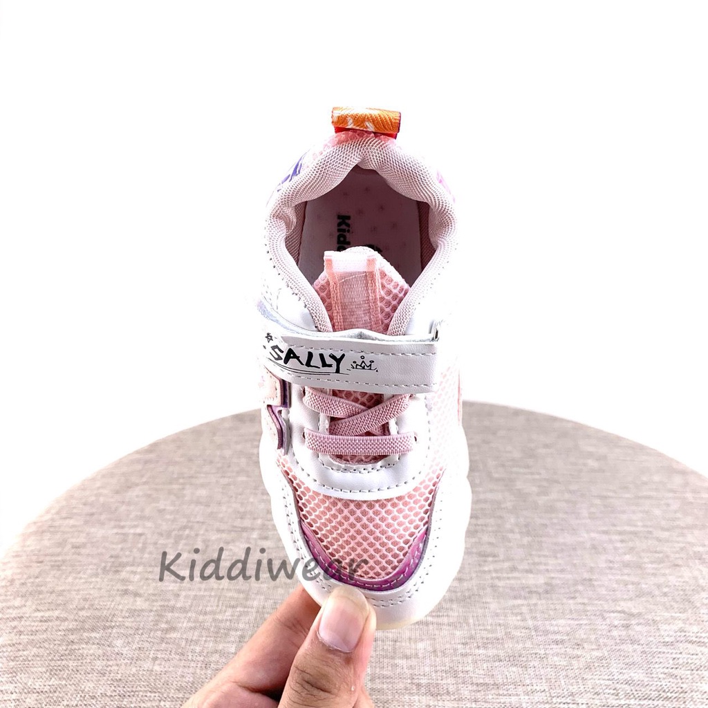 (Kiddiwear)COD Sepatu anak cew Led MBK16