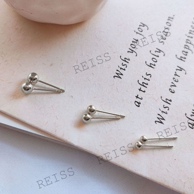 1 Pasang Anting Baja Titanium Hypoallergenic Desain Sederhana Gaya Korea