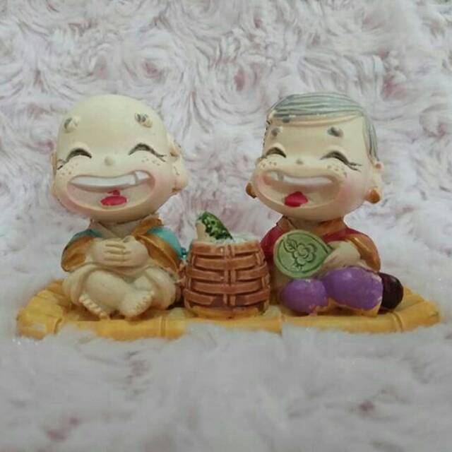 Pajangan kakek nenek