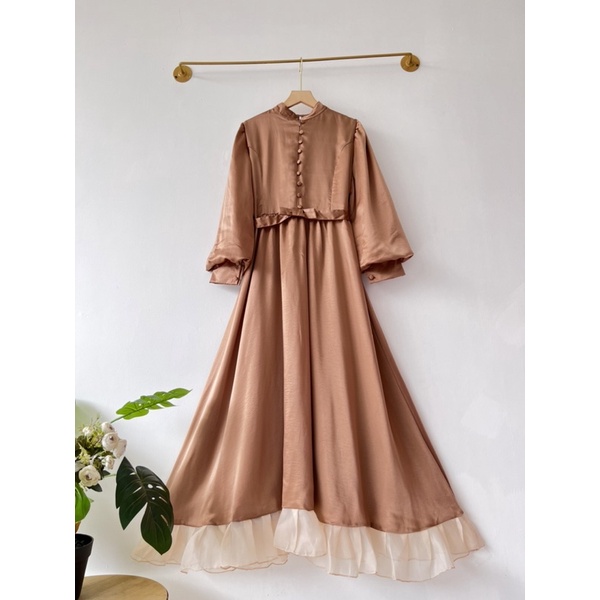 ellsa satin maxy