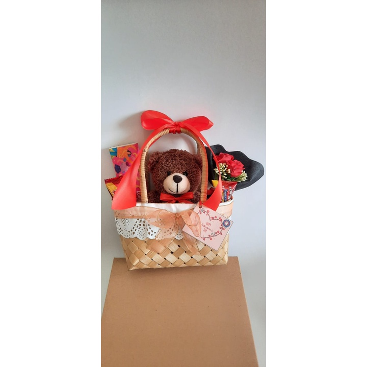 

Hampres Keranjang Boneka Dan Aneka Coklat