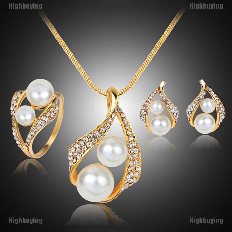 Set Perhiasan  Model  Kristal Mutiara  Berupa Kalung Anting 