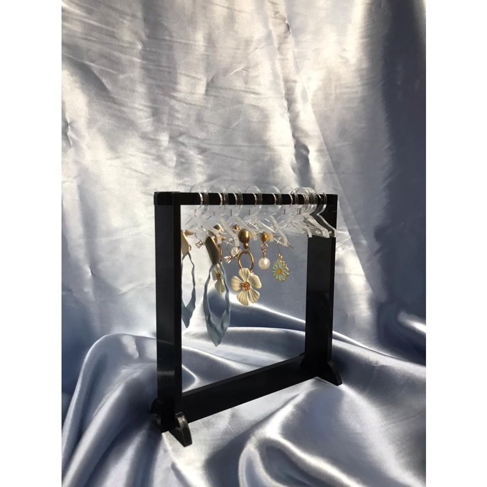 Rak Anting gantungan anting
