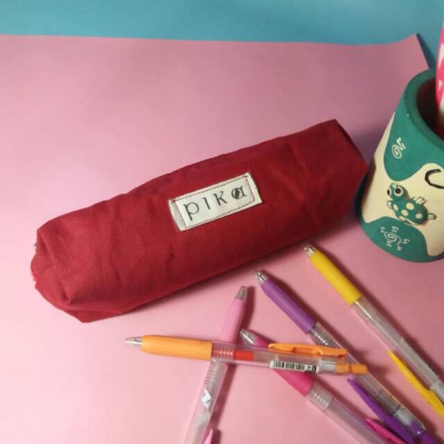 

Maroon Pencil case / Tempat pensil maroon