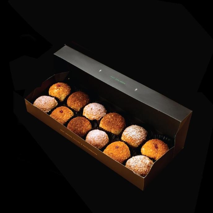 

MACS Eclair - JANCHOUX 1 dozen 12 pcs mix flav choux (GOJEK/GRAB ONLY) EKSLUSIF Kode 1381