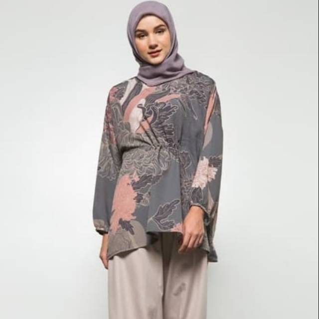 

Bivana top gray all size aleza label