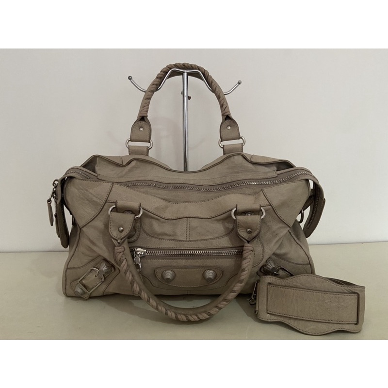 TAS SECOND | TAS PRELOVED | TAS SEKEN JOLIE FEMME ALA BALENCIAGA