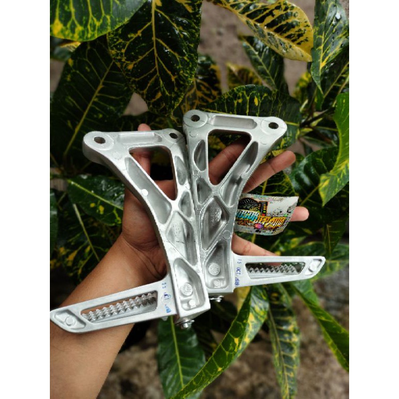postep footstep pijakan cb650f cbr650 cb650 ORI kanan