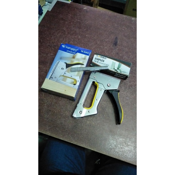 

Staples | Gun Tacker Kangaro + Isi Steples (Paket Set) Murah Baru