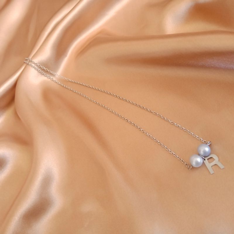 Kalung inisial titanium mutiara lombok // kalung // aksesoris