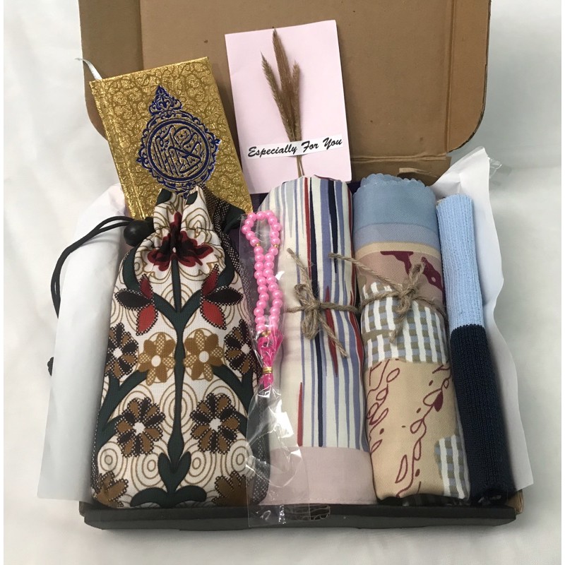 Kado cewek/Gift Box/Kado ulang tahun/kado nikahan/kado muslimah/hampers/paket alatsholat/kado wisuda/Hampers Lebaran/Hampers idul Fitri/hampers ied mubarak/parsel lebaran/hampers lebaran jogja/wedding gift/kado cewek/kado ultah cewek/birthday gift/wedding