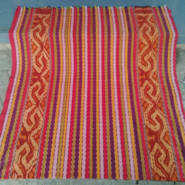 Kain tenun blanket Toraja pelangi