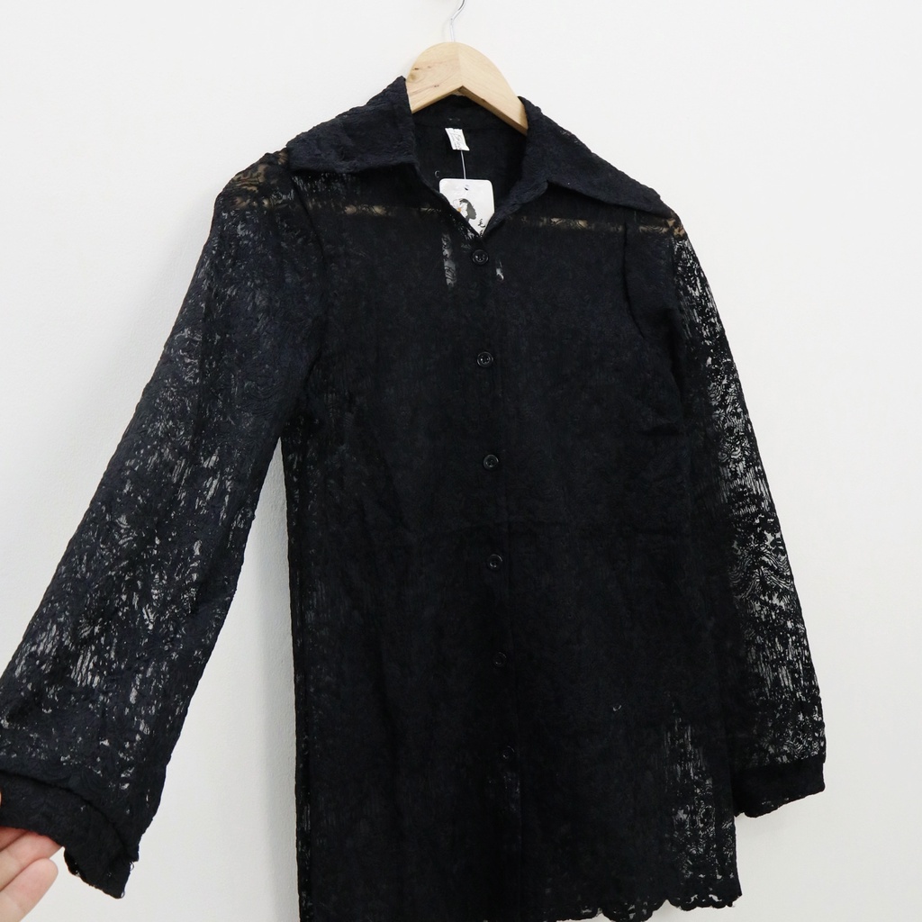 Yobi lace hem top -Thejanclothes