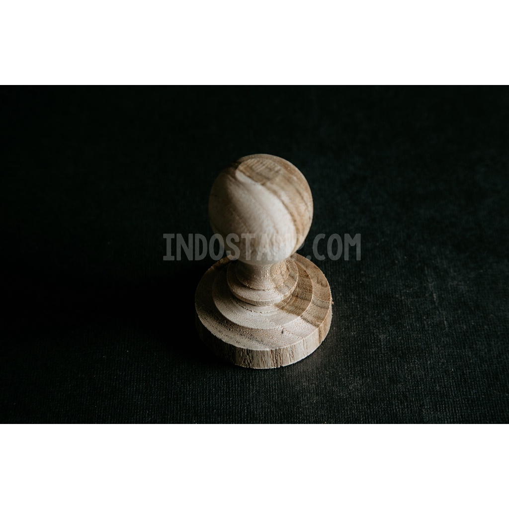 

gagang stempel kayu bulat 20pcs JATI ASLI diameter 38mm - 45mm acak runaflek runaflex ORIGINAL grosir bahan stempel indostamp