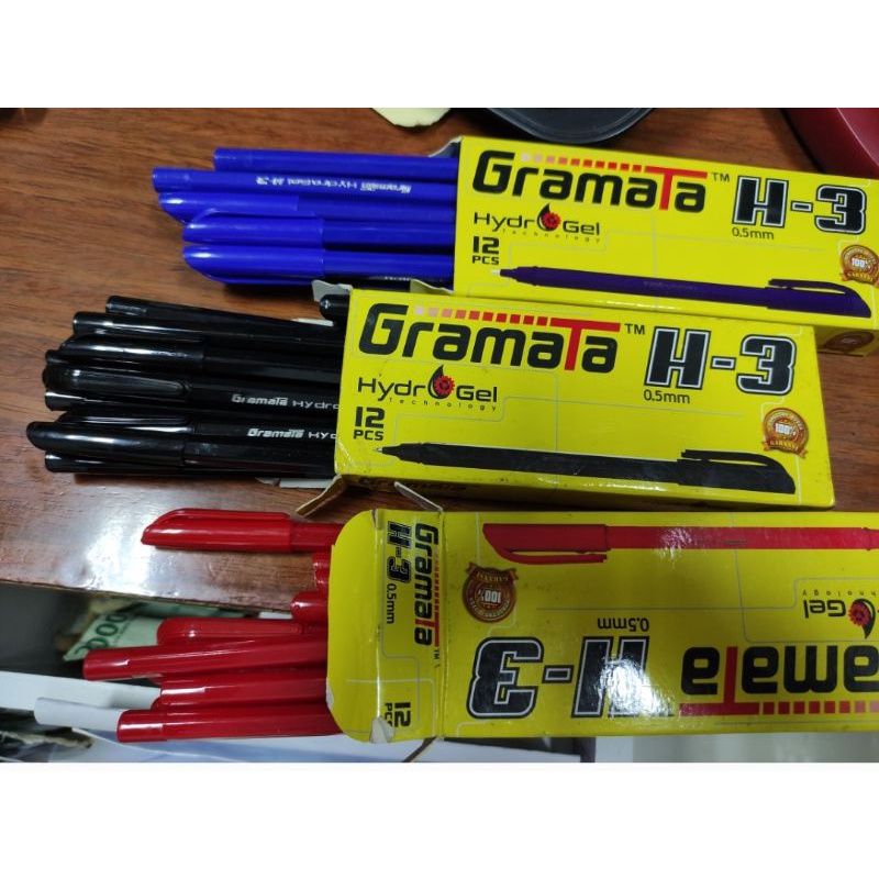 

ballpoint gramata lusinan hitam biru atau merah