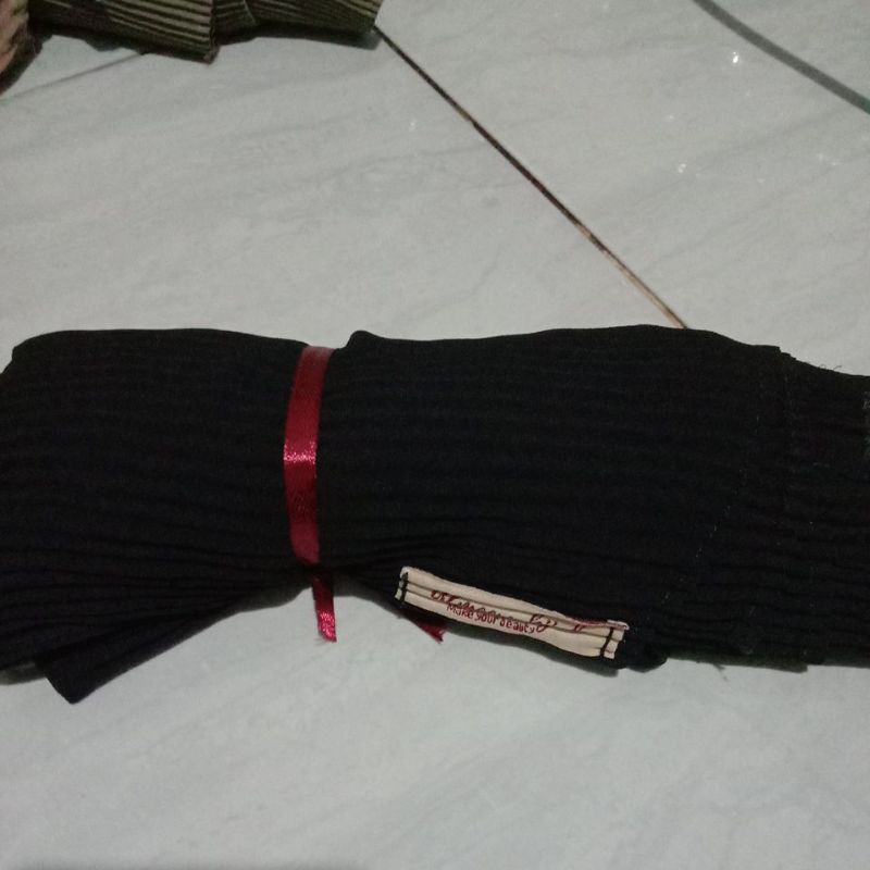 Pasmina plisket anak / Pashmina plisket lidi ceruty babydol uk Anak / PLEATED SHAWL-Hitam