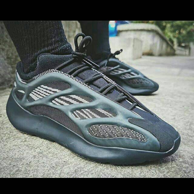 yeezy 700 v3 azael black