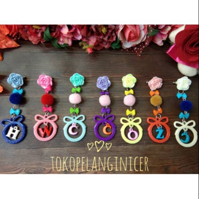 BARU Bros Dagu Hijab Inisial Nama Custom Pompom/ Bross Jilbab Huruf by TokoPelangiNicer Aksesoris