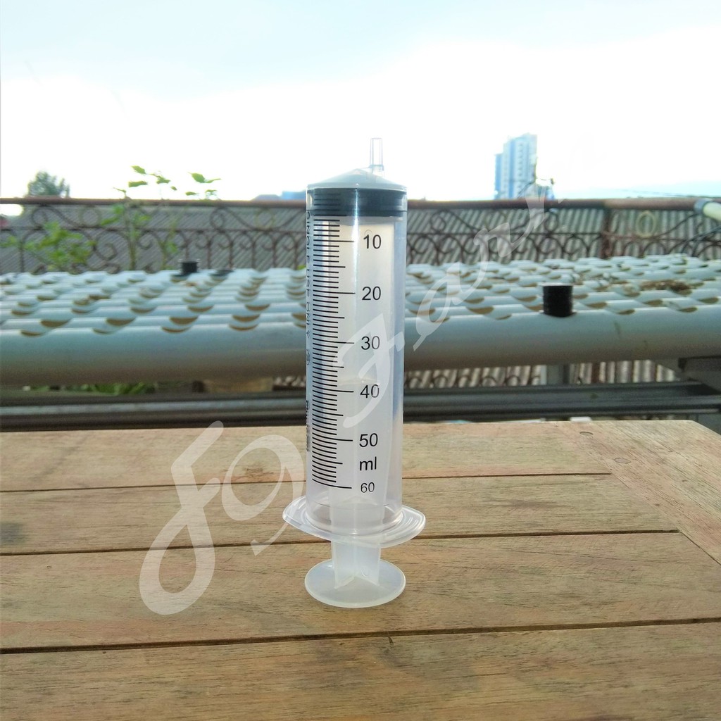 Syringe spuit suntikan 50 - 60 ml untuk takaran pupuk nutrisi AB mix