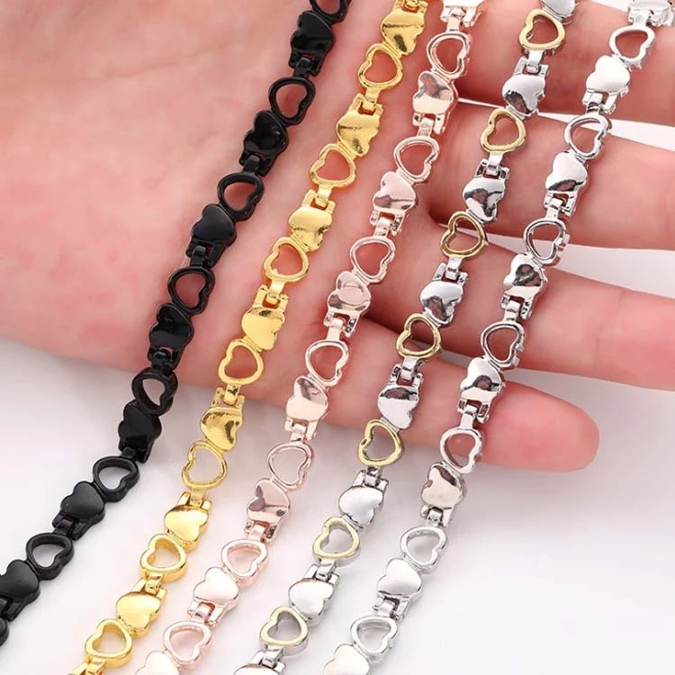 Gelang Tangan Magnetik Motif Hati Aksen Hollow Untuk Kesehatan Wanita