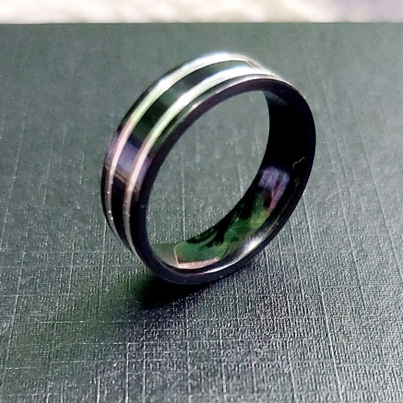 cincin titanium list silver hitam