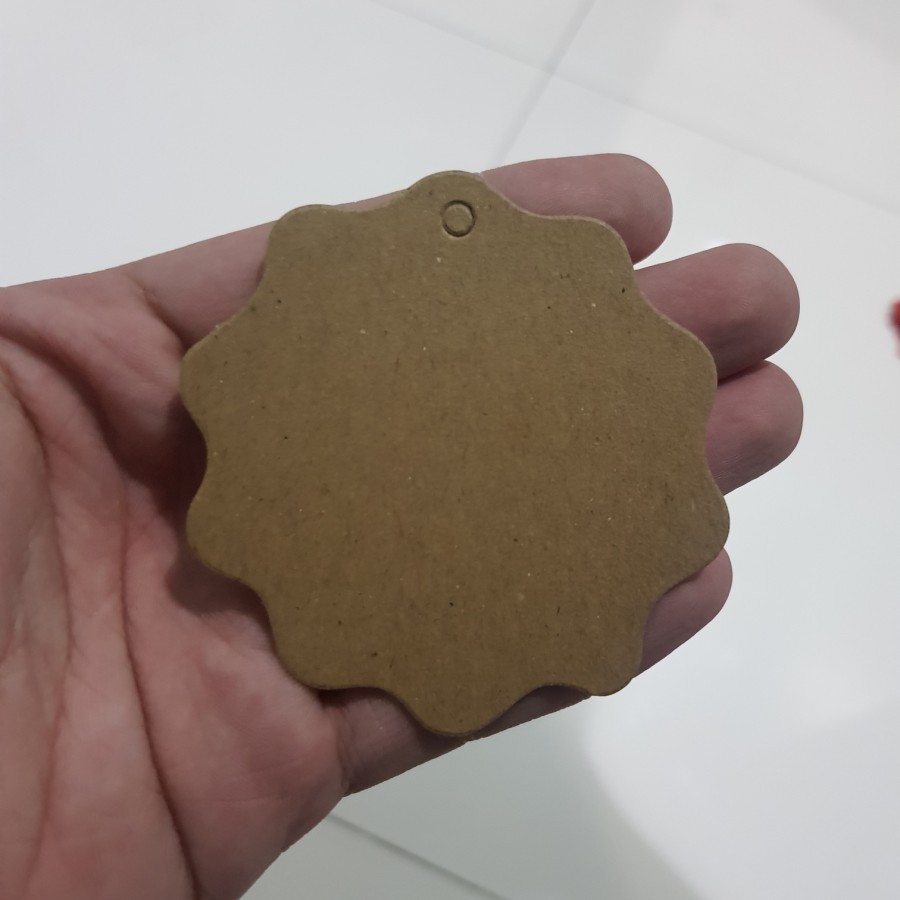 

Tag warna cokelat ukuran diameter 7cm (HARGA UNTUK 10 PCS TAG)