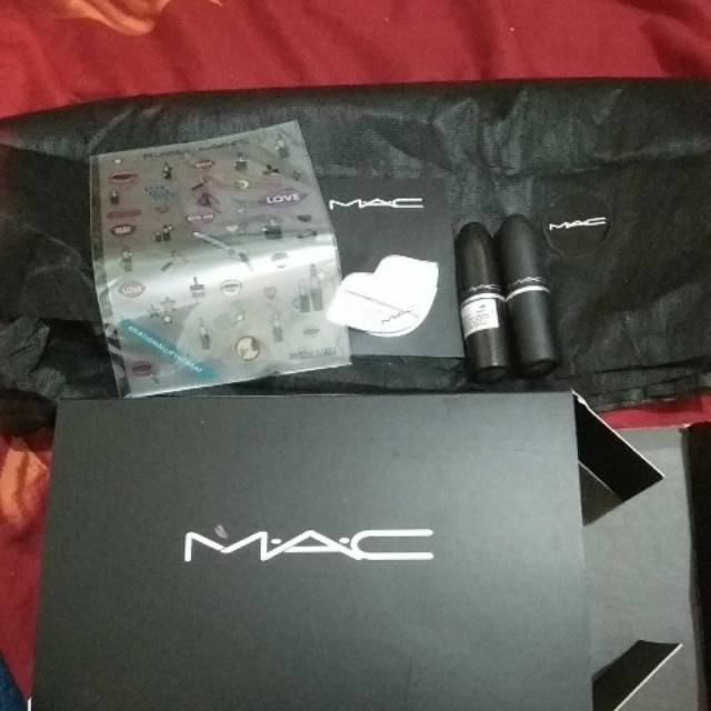 Mac lipstick duo buy1 get 1 free ( powder kiss dan cremesheen lipstick) #preloved