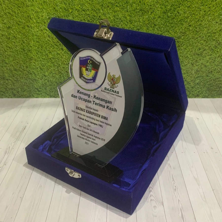 Plakat / Plakat Akrilik / Plakat Penghargaan / Trophy