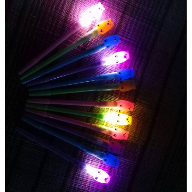 

Pulpen karakter LED