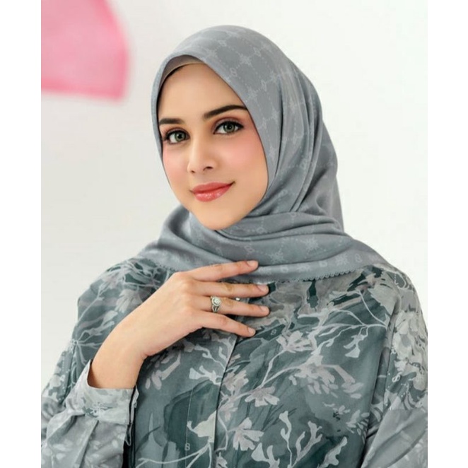 🆕️ Buttonscarves - Xanadu Monogram : Tornado