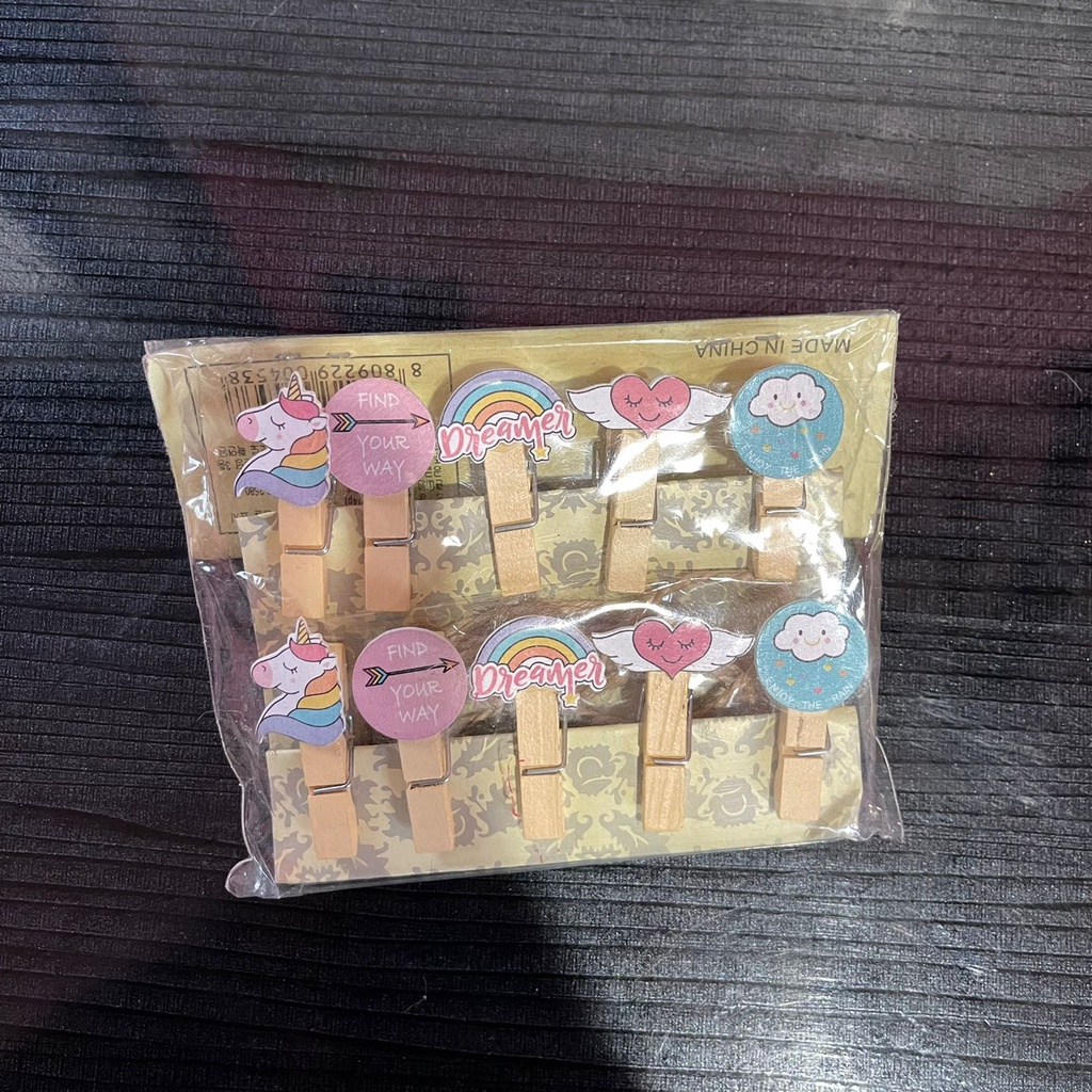 WOODEN CLIP UNTUK PAJANGAN FOTO DINDING Kawaiifuku by sarahainkhansa