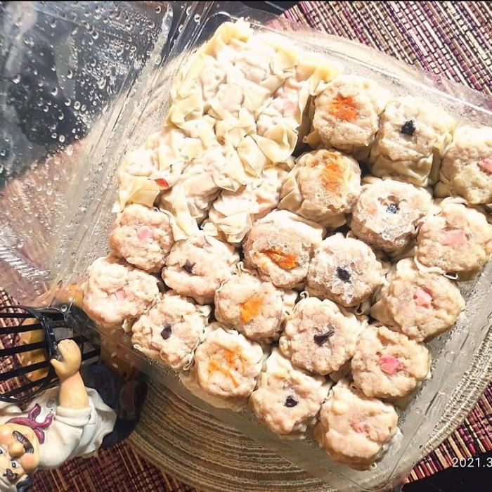 

Dimsum Toping Mix Frozen Isi 50 Pcs + Saos Halal 100%