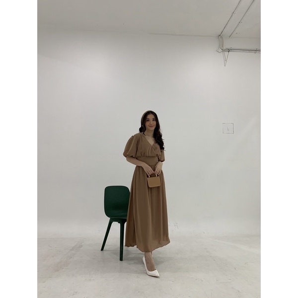 Marie Dress / Dress Panjang V Neck Wanita