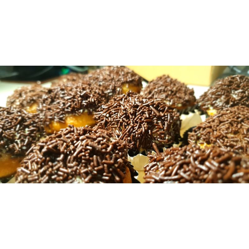 

Donat kampung coklat meses Holland isi 12 pcs