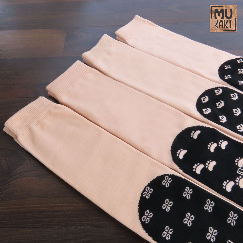 Kaos Kaki Jempol Telapak Hitam Motif Mukaki