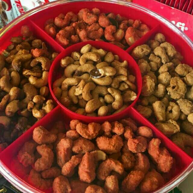 

Parsel KACANG MEDE TRAY TOPLES MERAH BUNDAR sekat mix 5 rasa original tepung pedas thailand madu