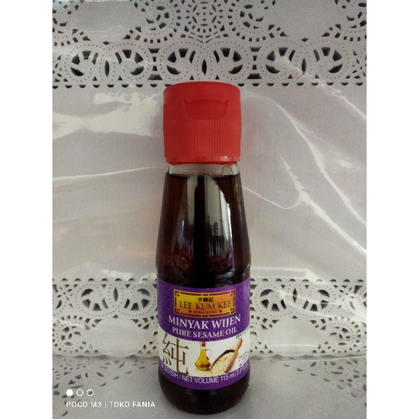 

Lee Kum Kee LKK Minyak Wijen (115ml)