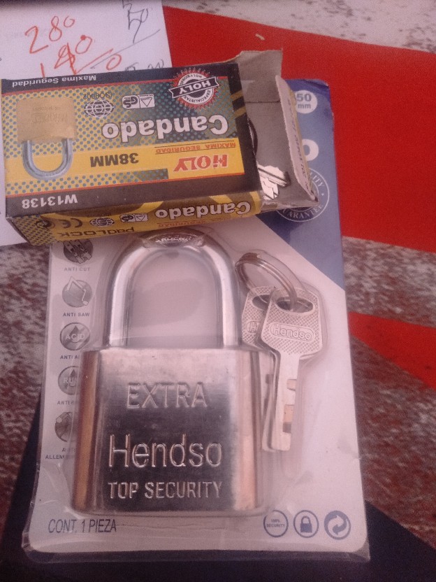 Gembok Putih Pendek 50mm 3 Key