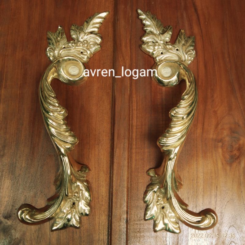 Handle pintu/gagang pintu kuningan motif daun cakar antik diameter 42cm.