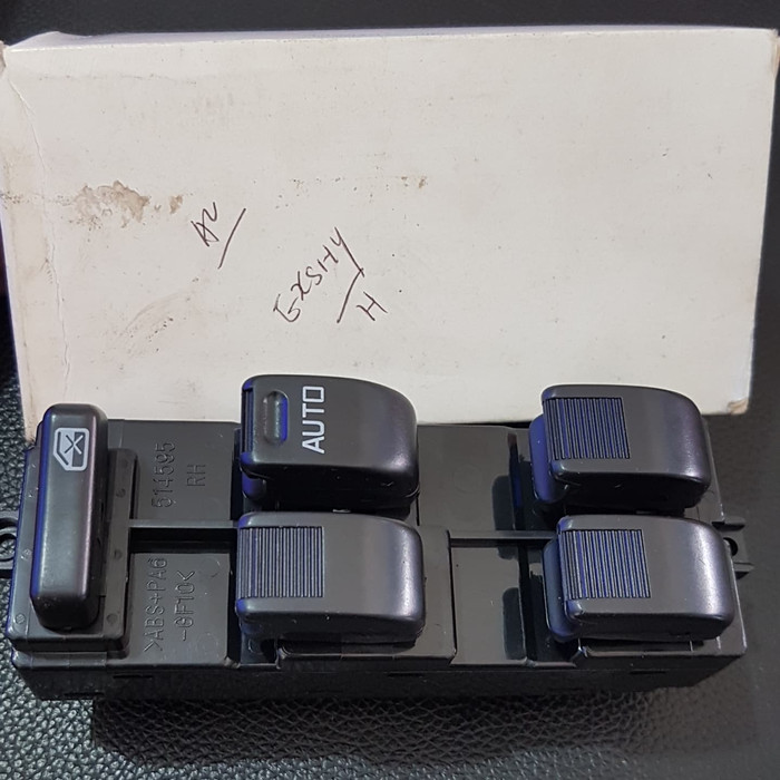 Switch power window avanza