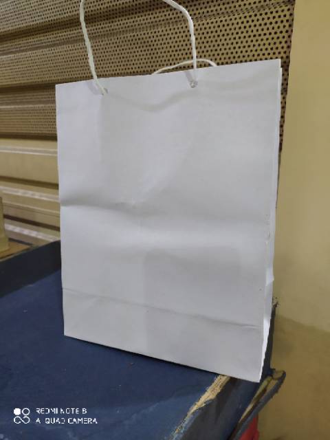 

Paper bag buku putih polos isi 12pcs terlaris dan termurah