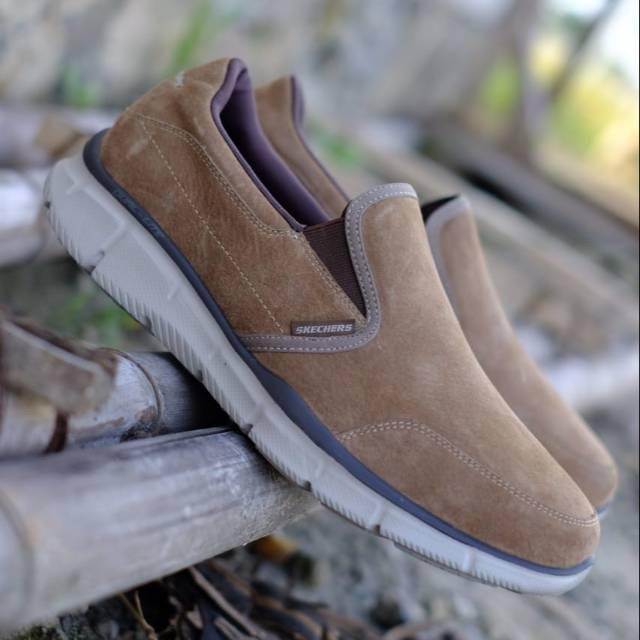 Sepatu pria original Skechers Slipon brown suede