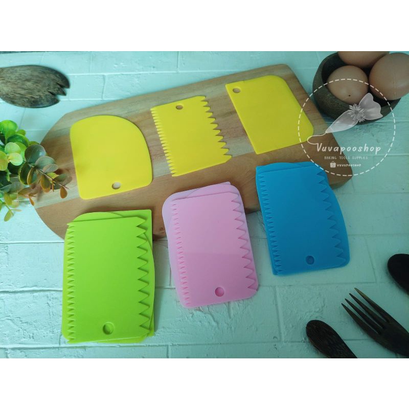 Scraper Plastik 3in1 / Scraper Kue isi 3pcs