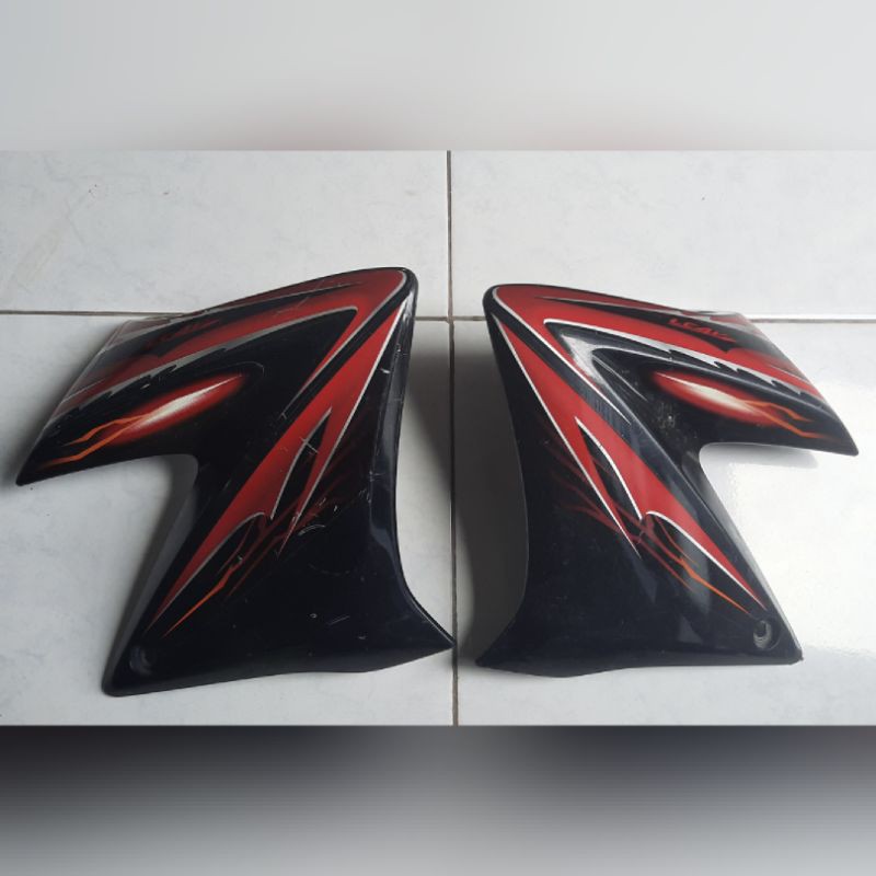 COVER FAIRING SAYAP TANGKI AIR SCOOP DEPAN OLD VIXION LAMA MERAH 2010