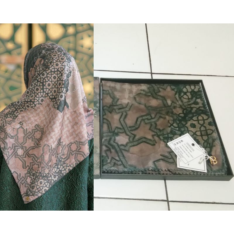 Buttonscarves The Haramain in Emerald