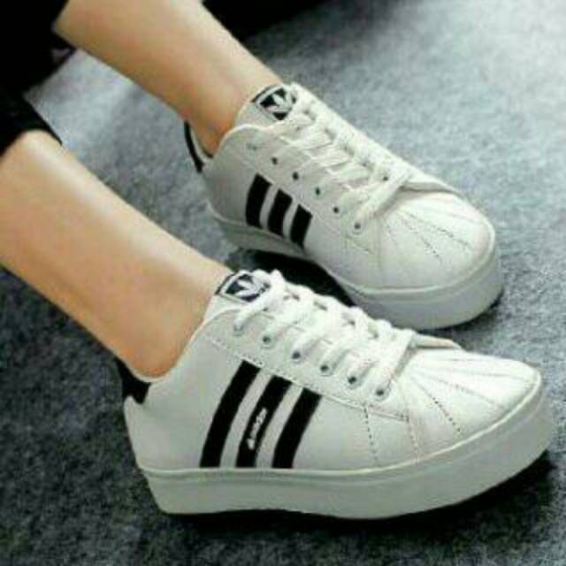 sepatu adidas garis hitam /sepatu sekolah /sepatu casual
