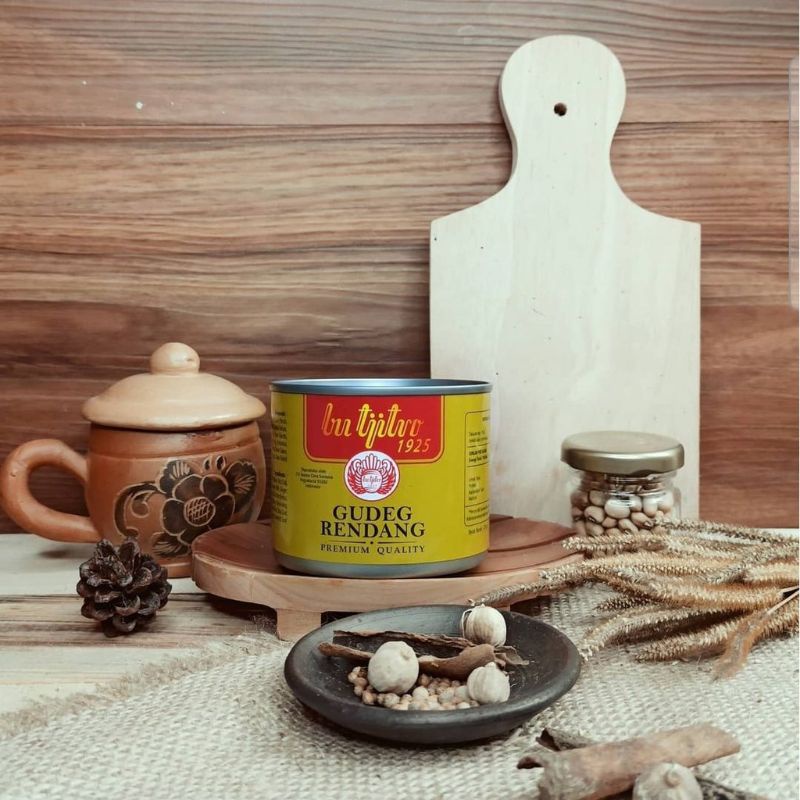 

Gudeg Bu Tjitro 1925 asli Jogja varian Rendang