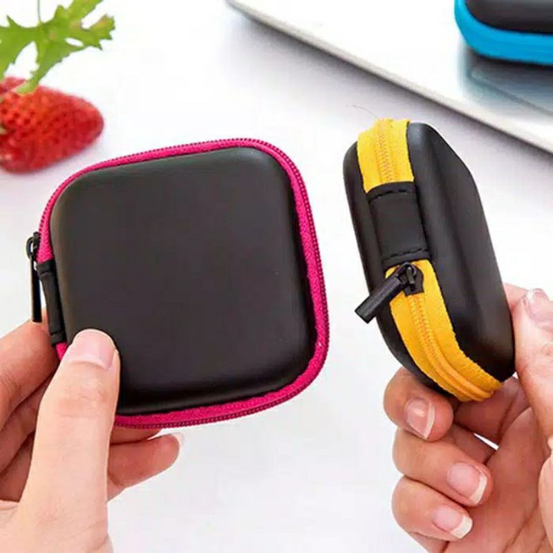 case atau wadah headset