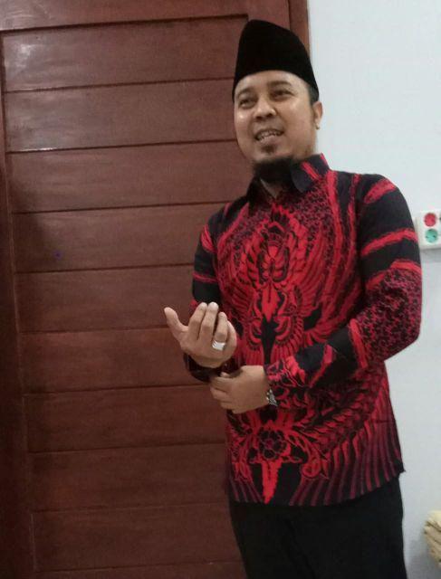 Batik Pria Solo | Manuk Peksi Merah Lengan Panjang Slim Fit Lapis Furing | By Batik Florist